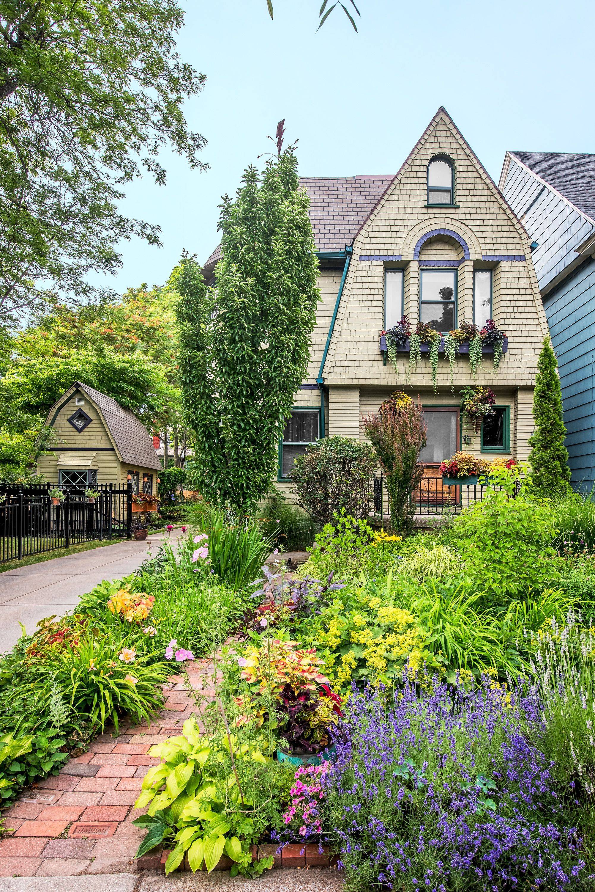 Lovely Cottage Garden Design Ideas