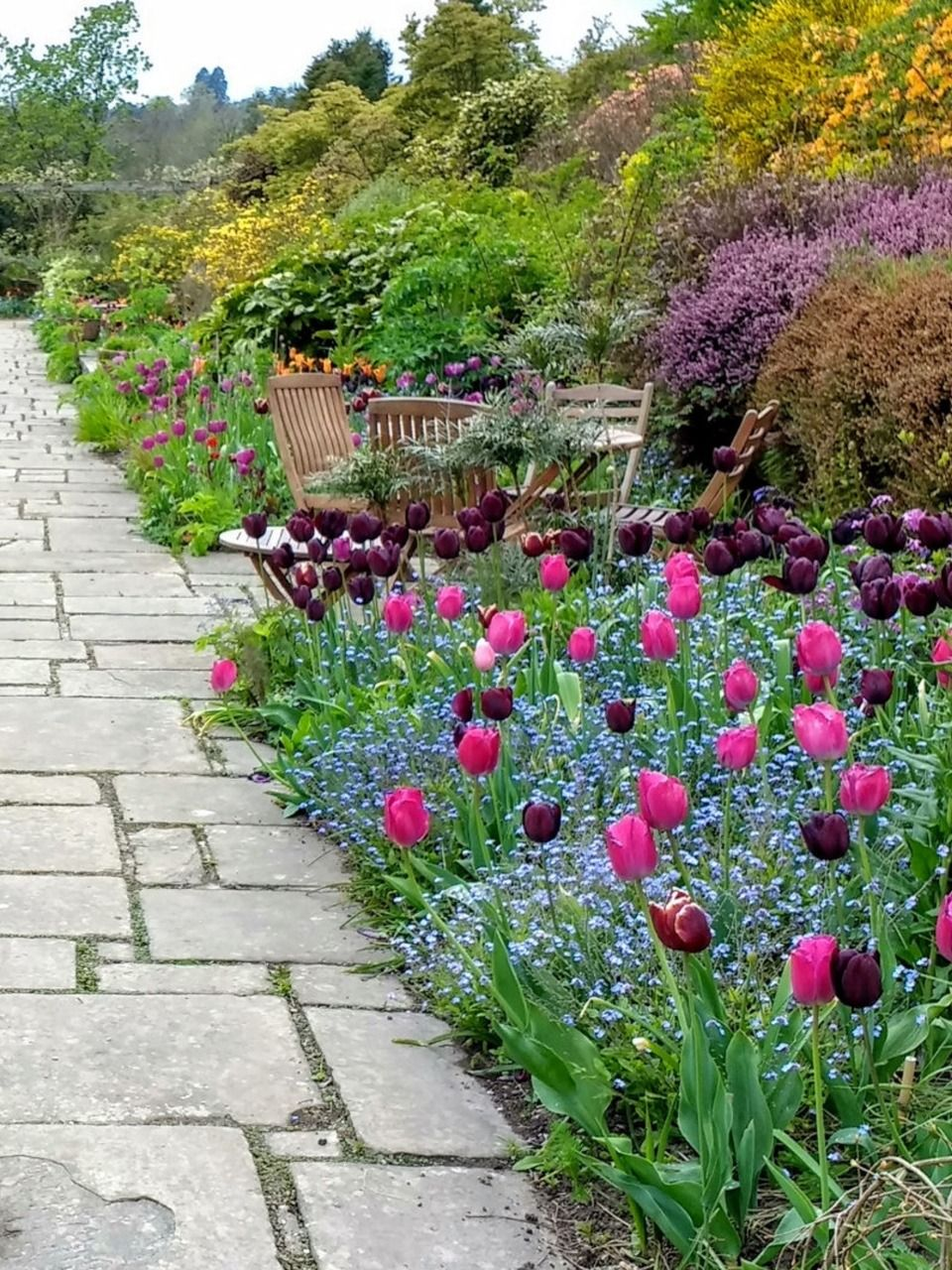 Beautiful Curb Appeal Spring Garden Ideas