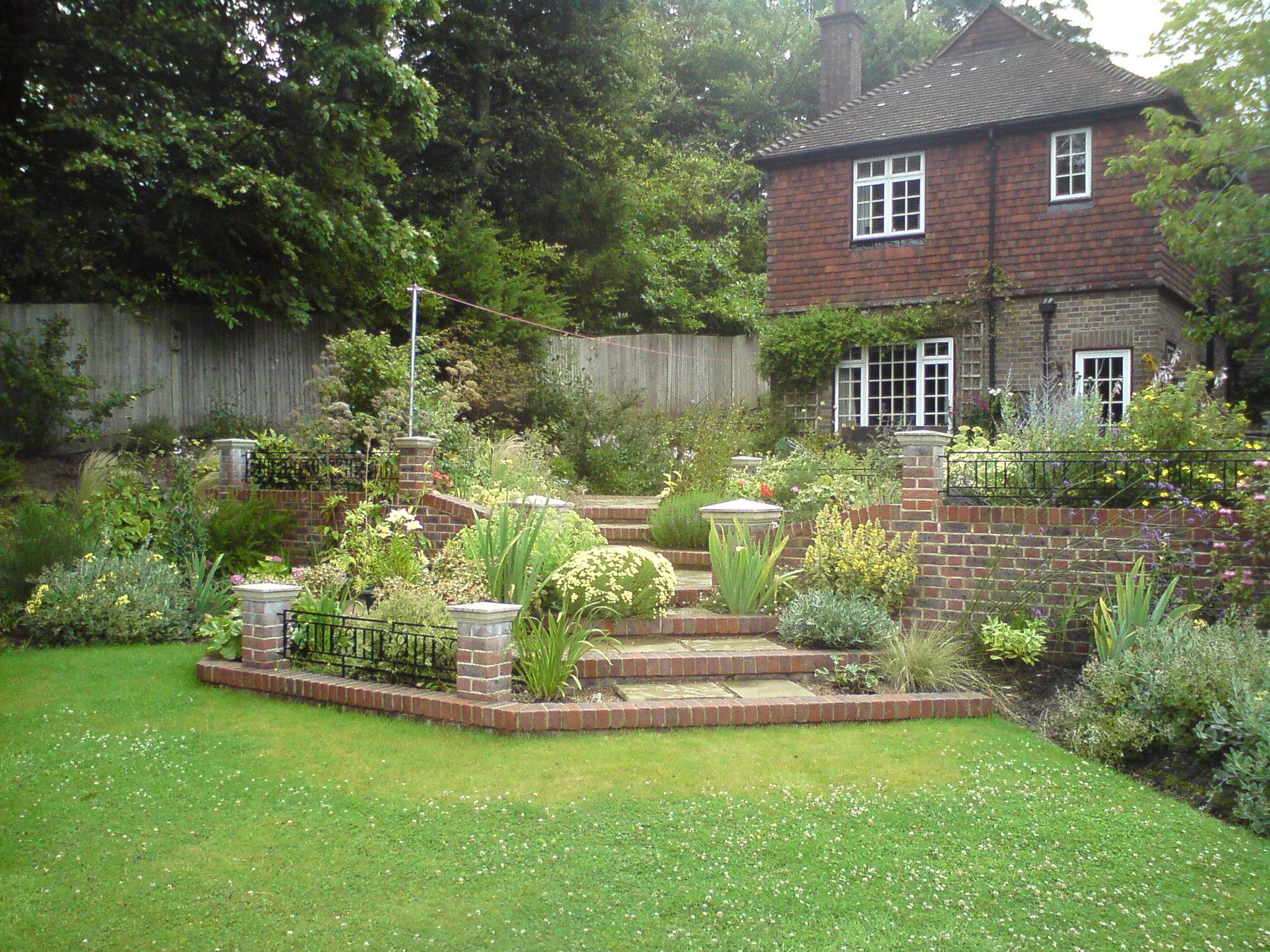 Unique Home Garden Designs