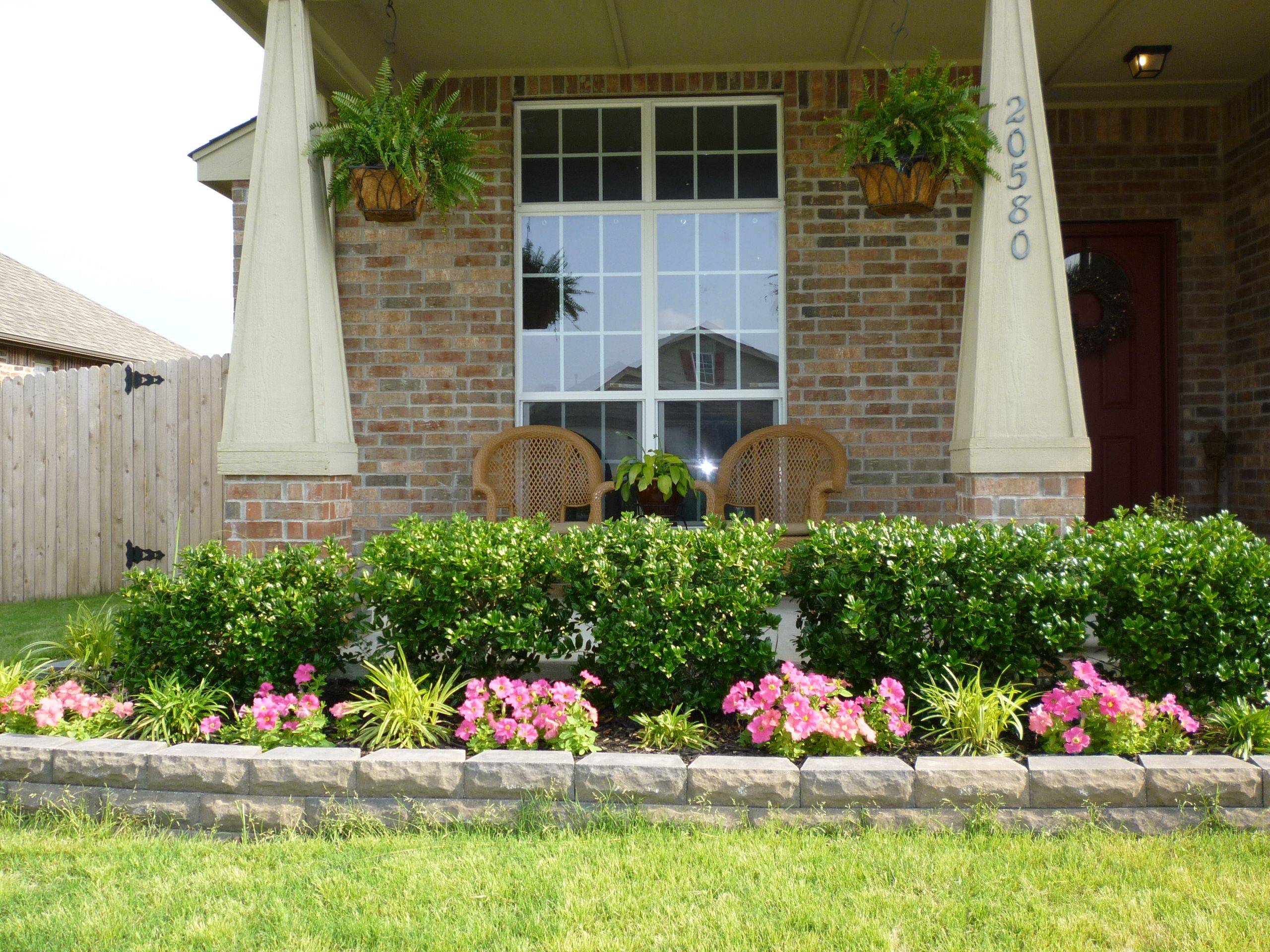 Fabulous And Welcoming Front Porch Garden Ideas