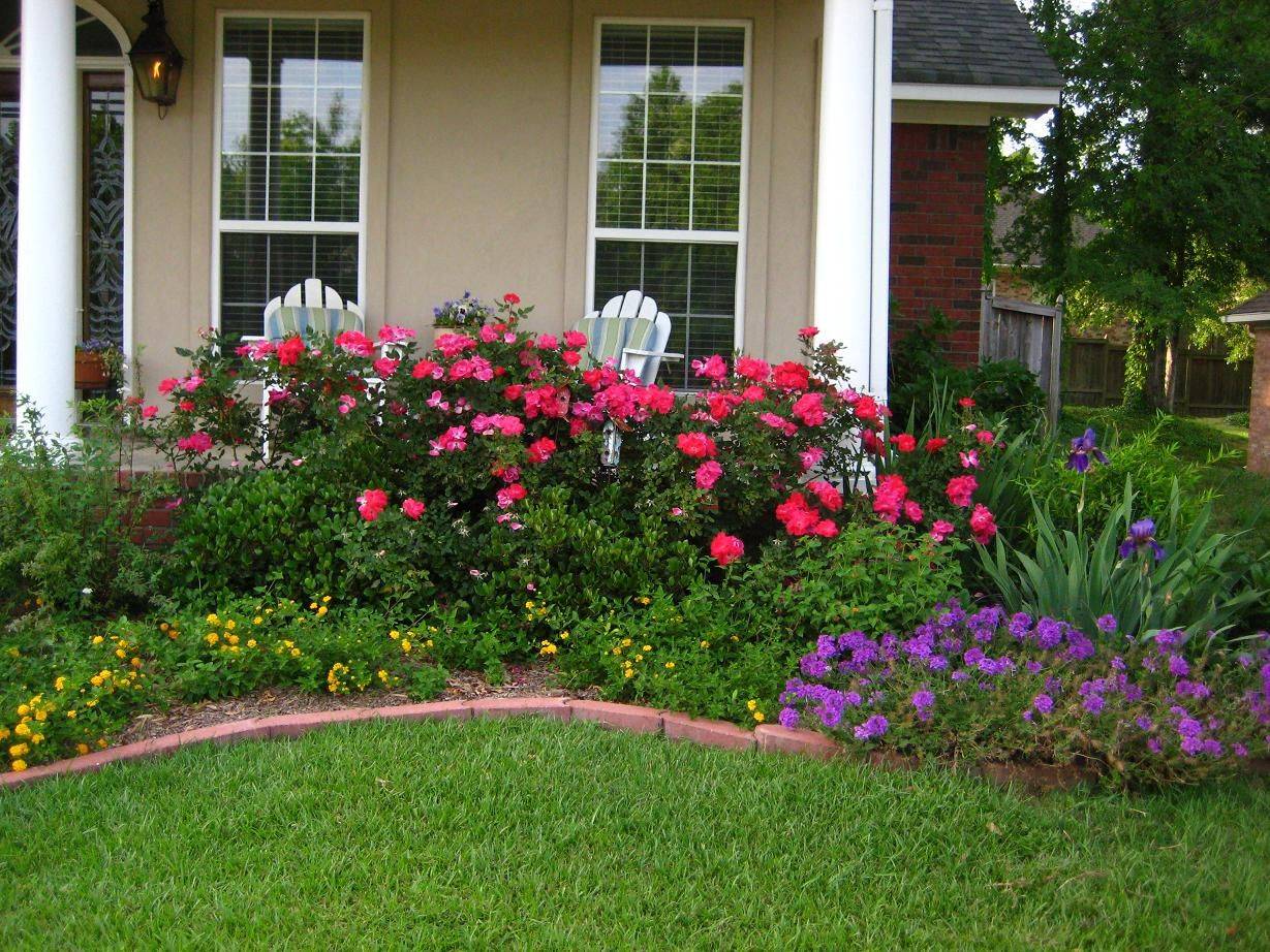 Fabulous And Welcoming Front Porch Garden Ideas