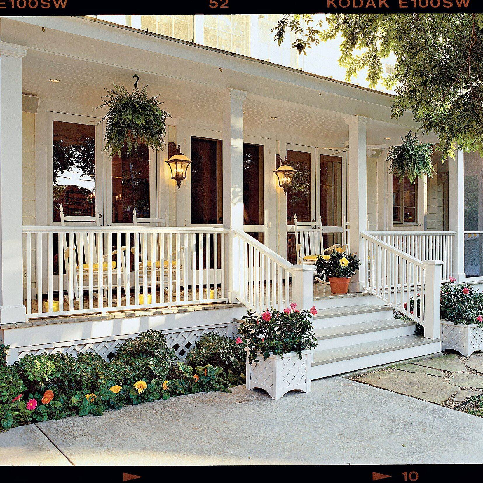 Fabulous And Welcoming Front Porch Garden Ideas