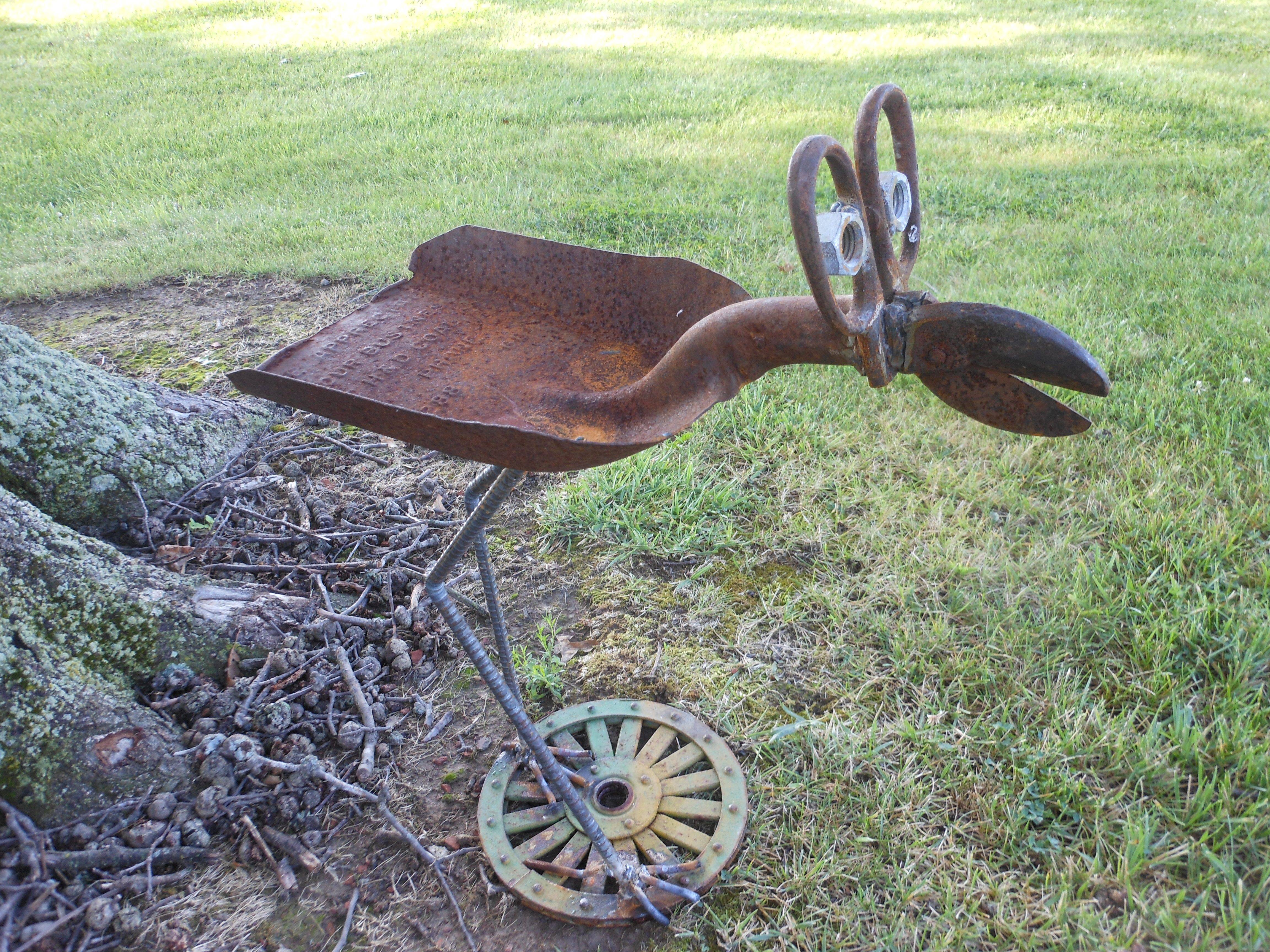 Rusty Garden Junk Art Ideas