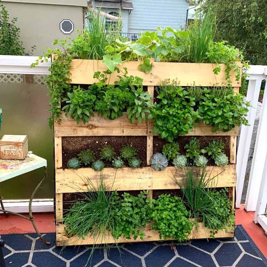 The Pink Lemonade Blog Diy Pallet Vertical