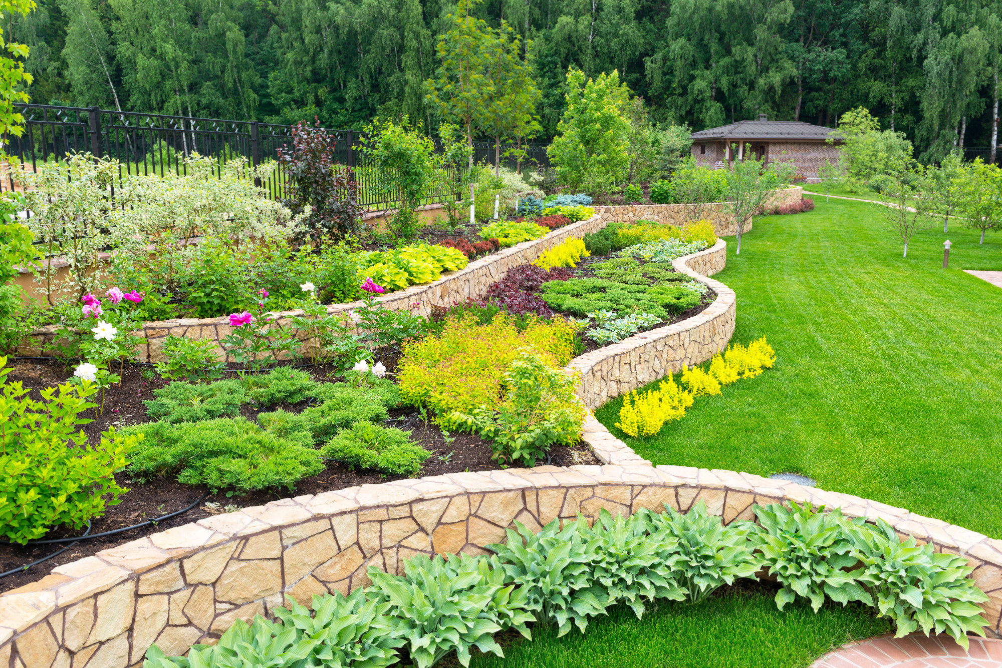 Stunning Rustic Landscape Designs