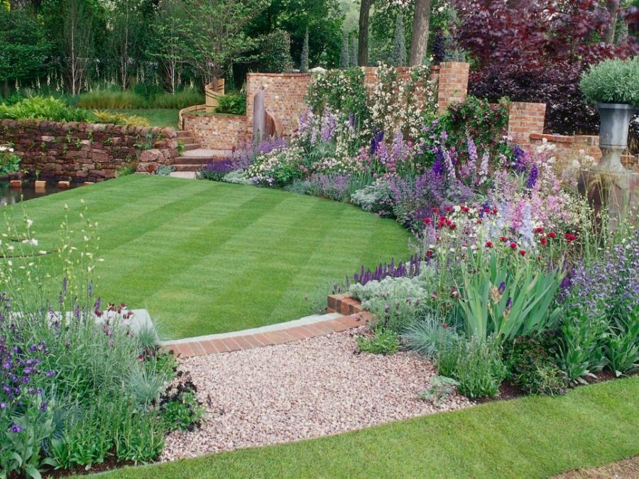 The Perfect Garden Lawn Designs