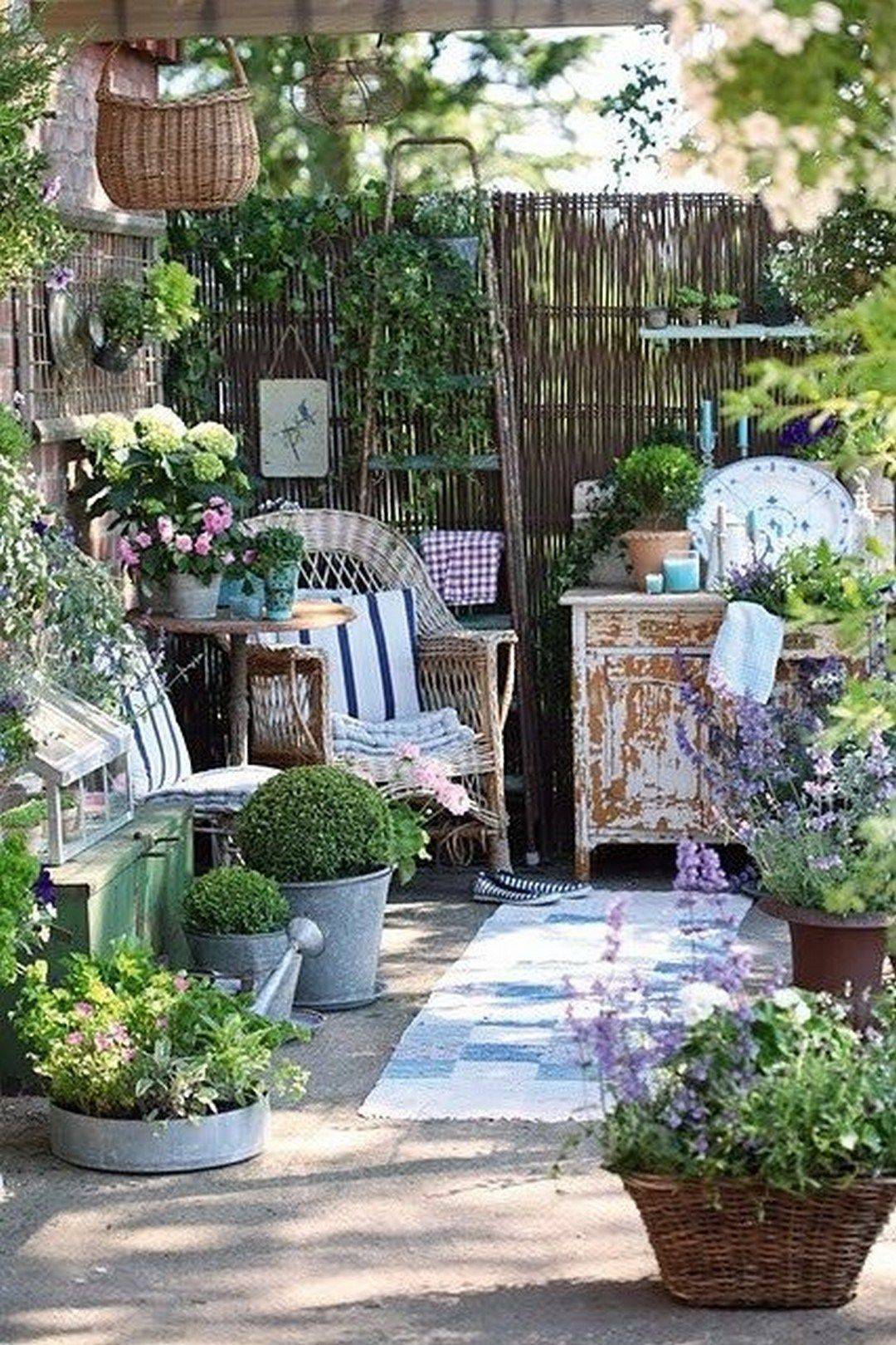 Romantic Backyard Patio Design Ideas