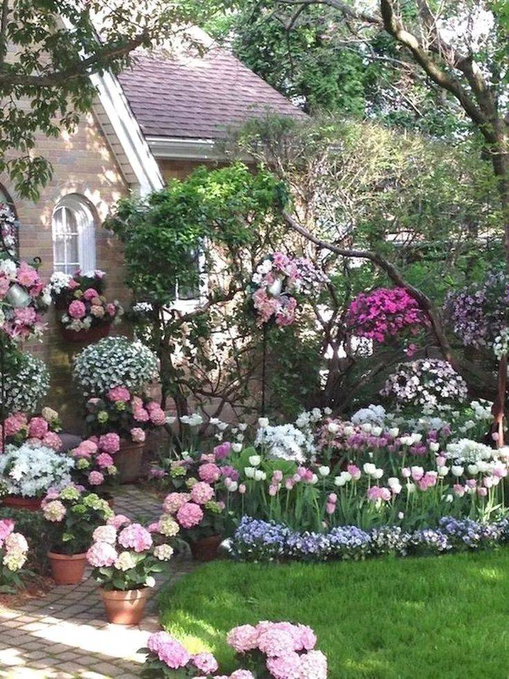 Gorgeous And Creative Flower Bed Ideas