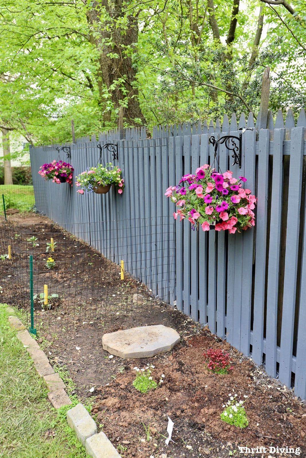 Fabulous Fence Decorating Ideas