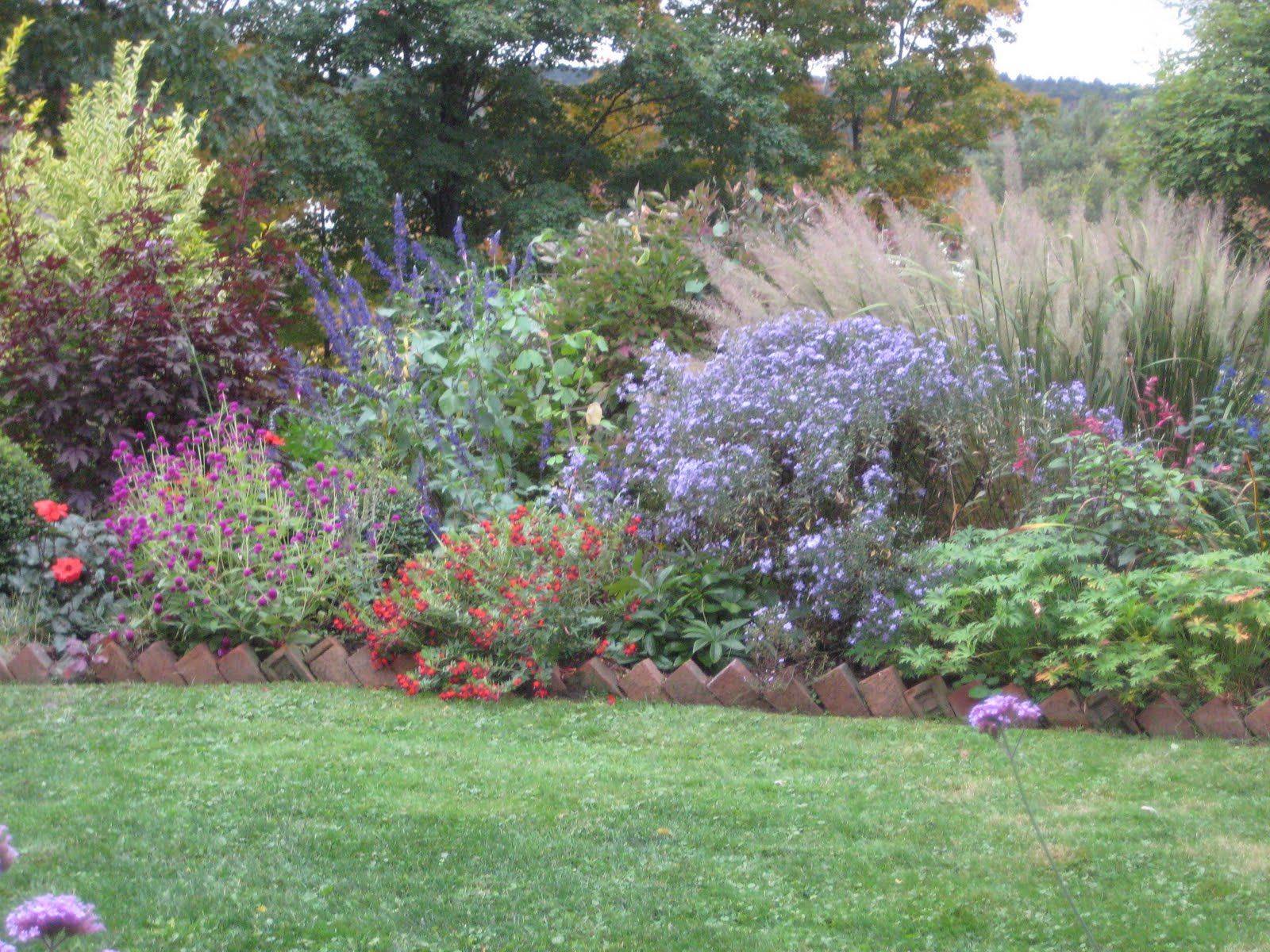 Woodland Mixed Border Traditional Landscape