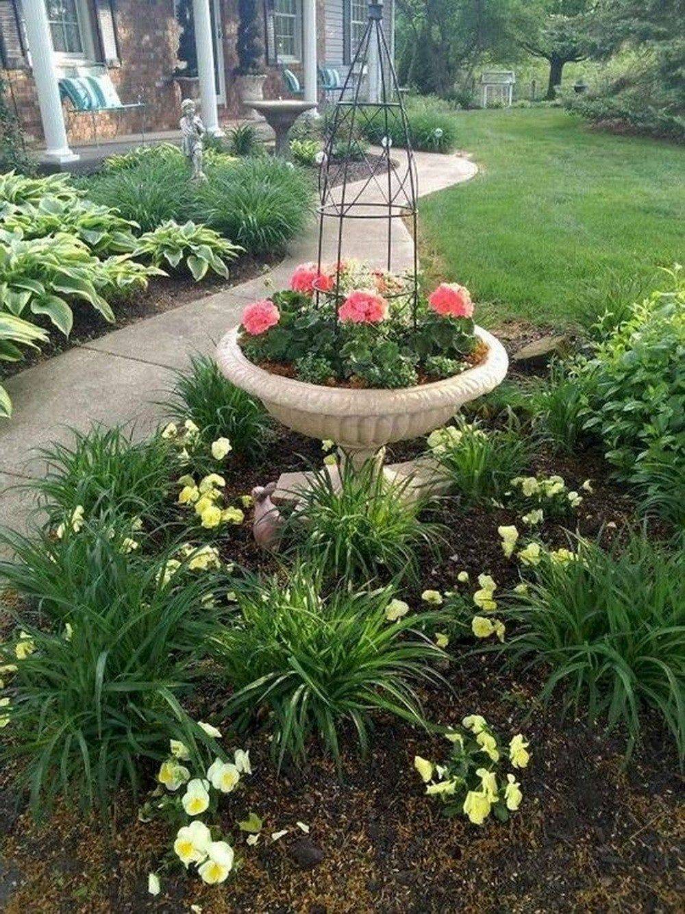 Beautiful Flower Beds Design Ideas In Front Of House Front Yard
