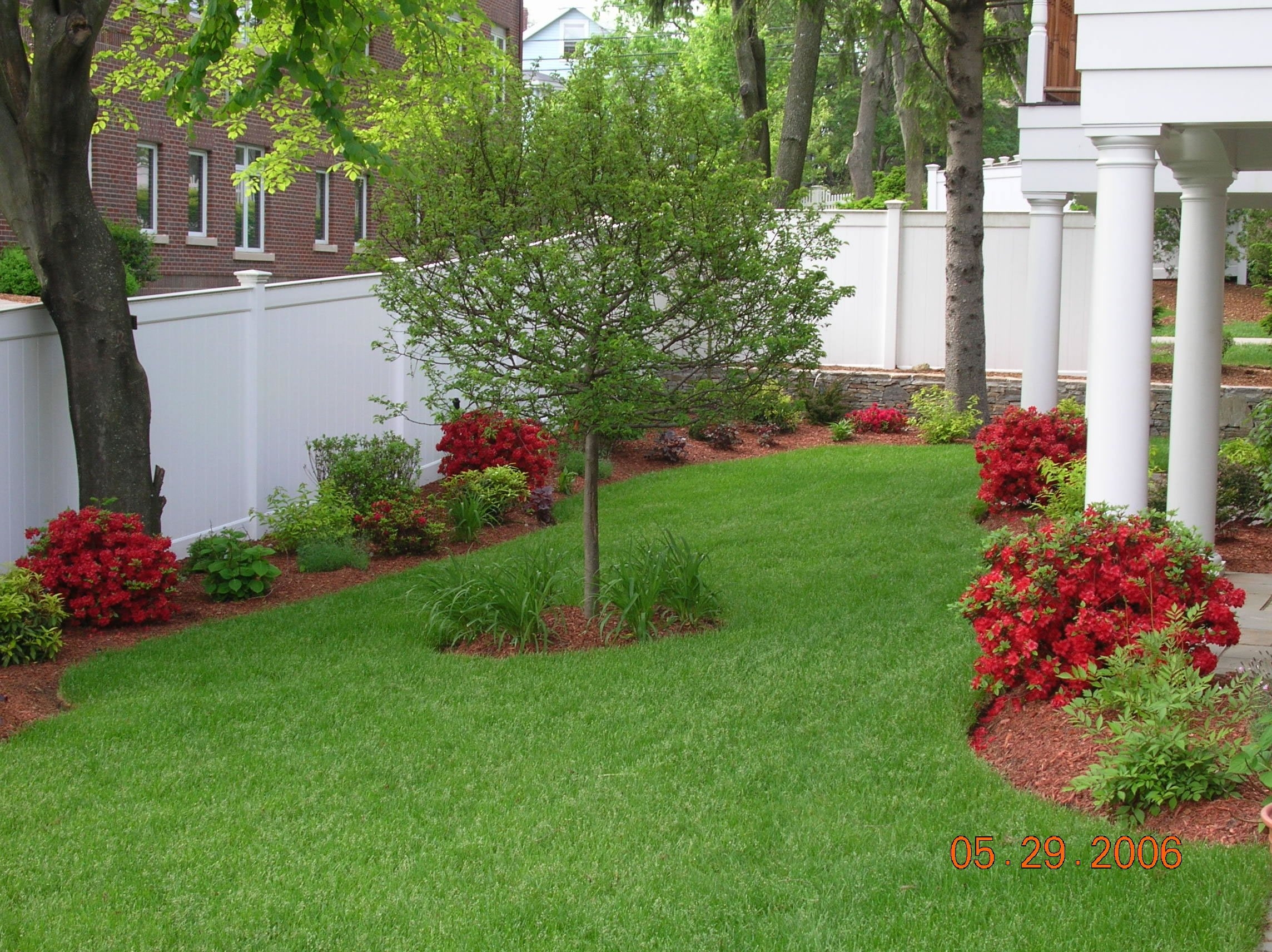 Simple Front Yard Landscaping Ideas