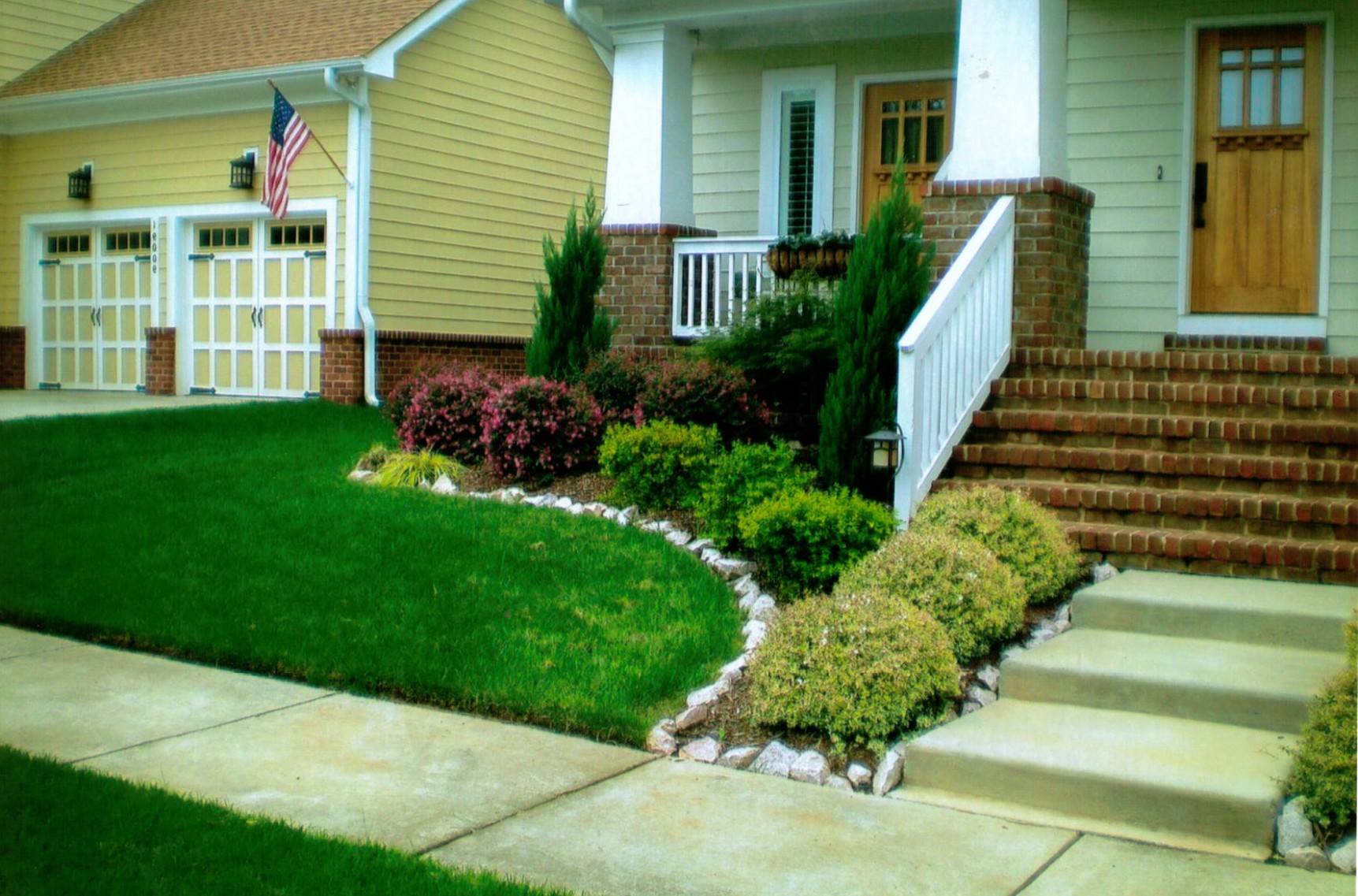 Trendy Simple Front Yard Landscaping Ideas