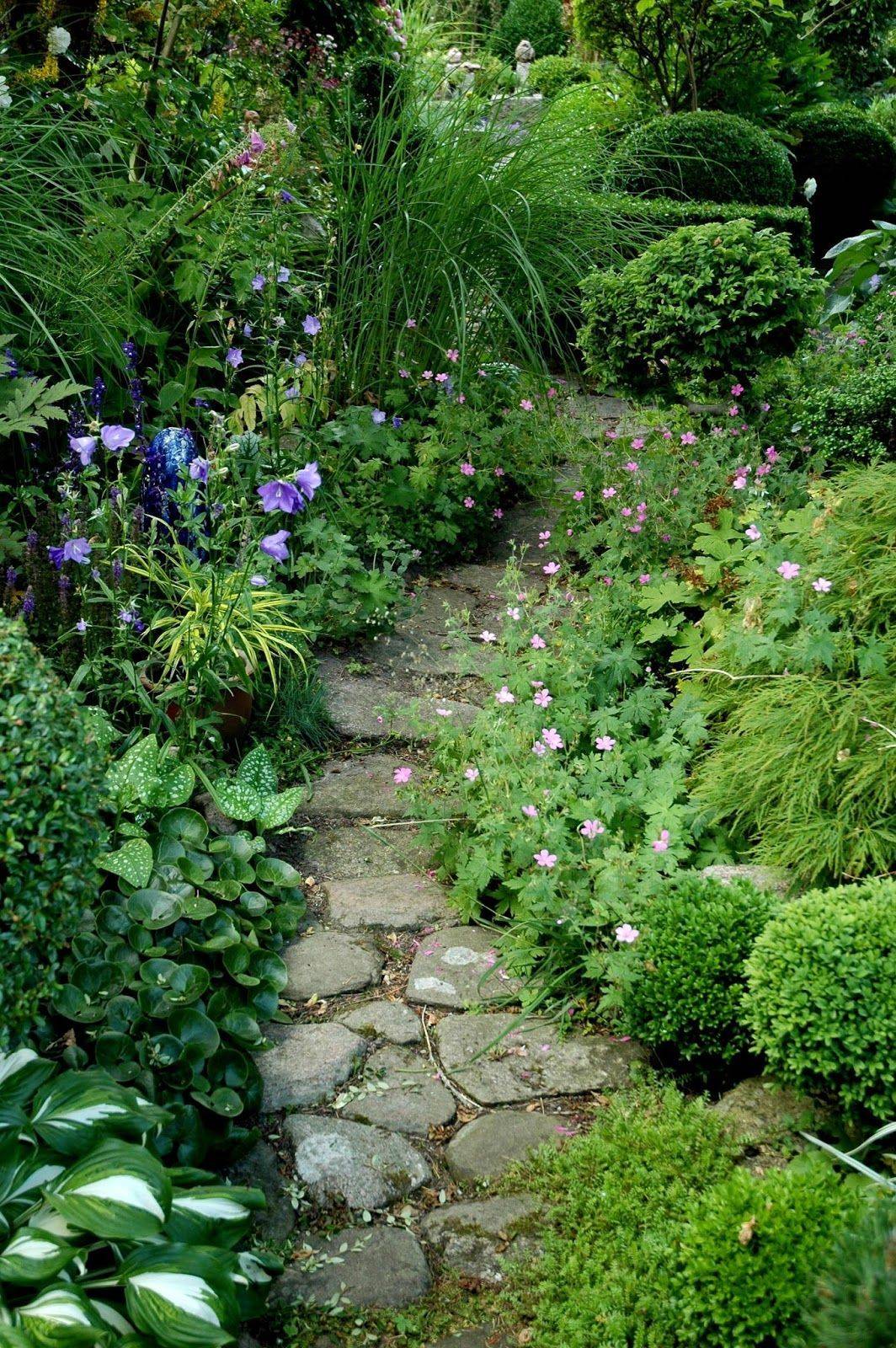 Beautiful Front Yard Cottage Garden Landscaping Ideas