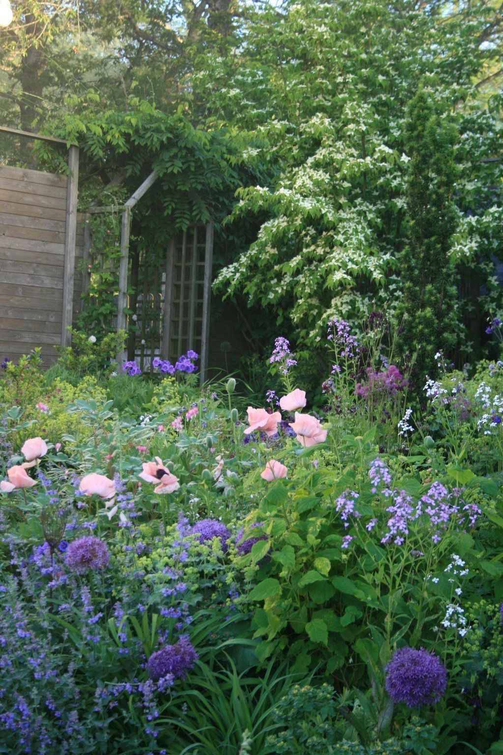 Stunning Cottage Style Garden Ideas