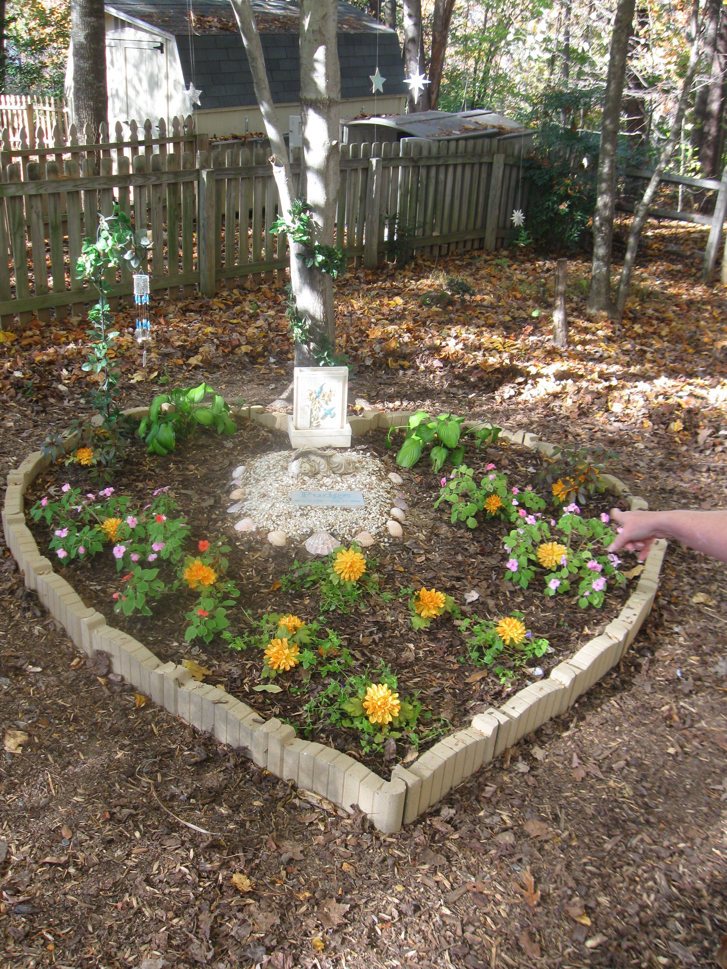 Yard Art Pet Memorial Garden