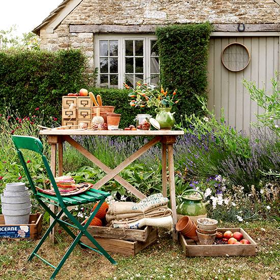 Pretty Vintage Garden Decor