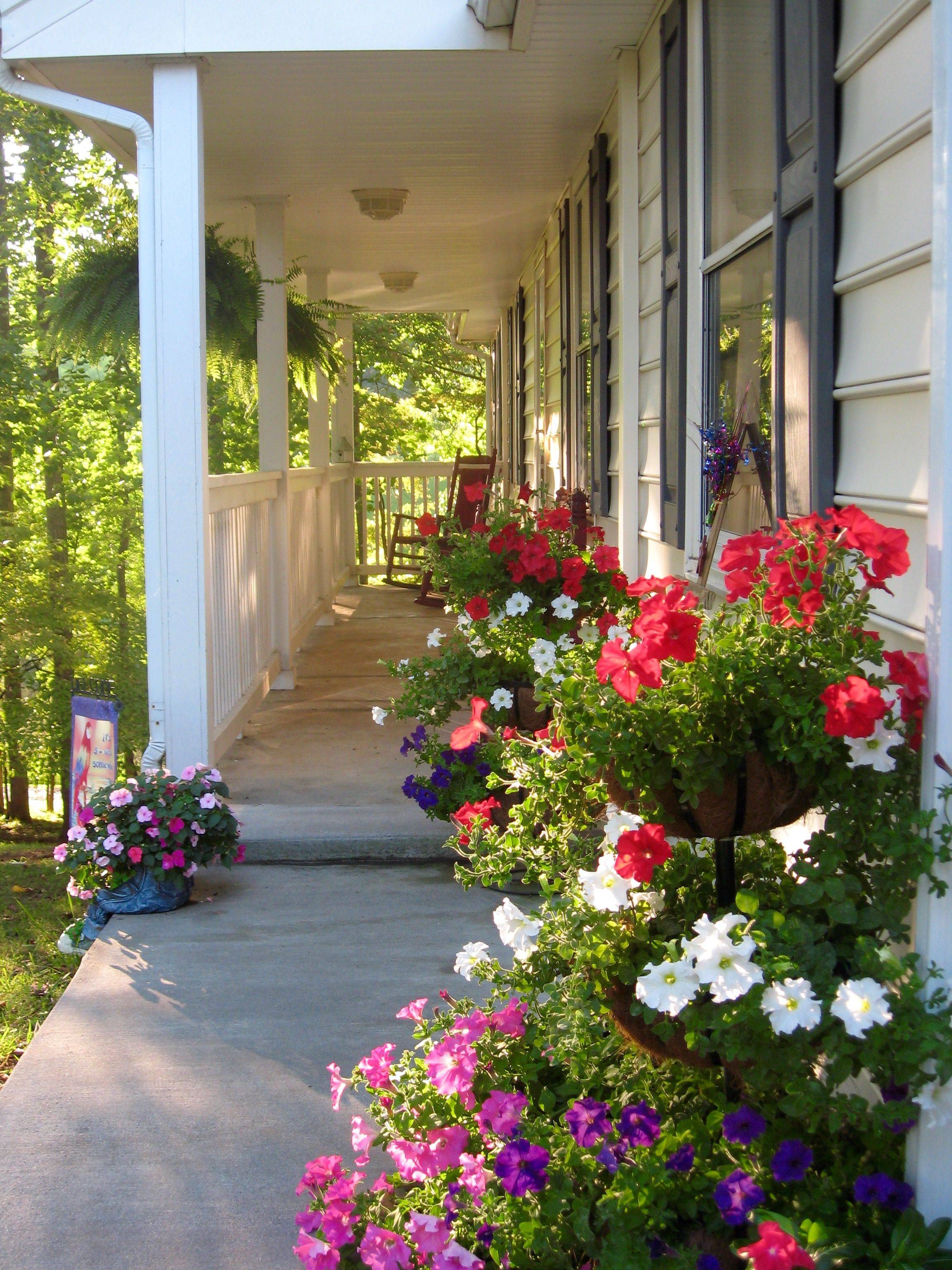 Fabulous And Welcoming Front Porch Garden Ideas