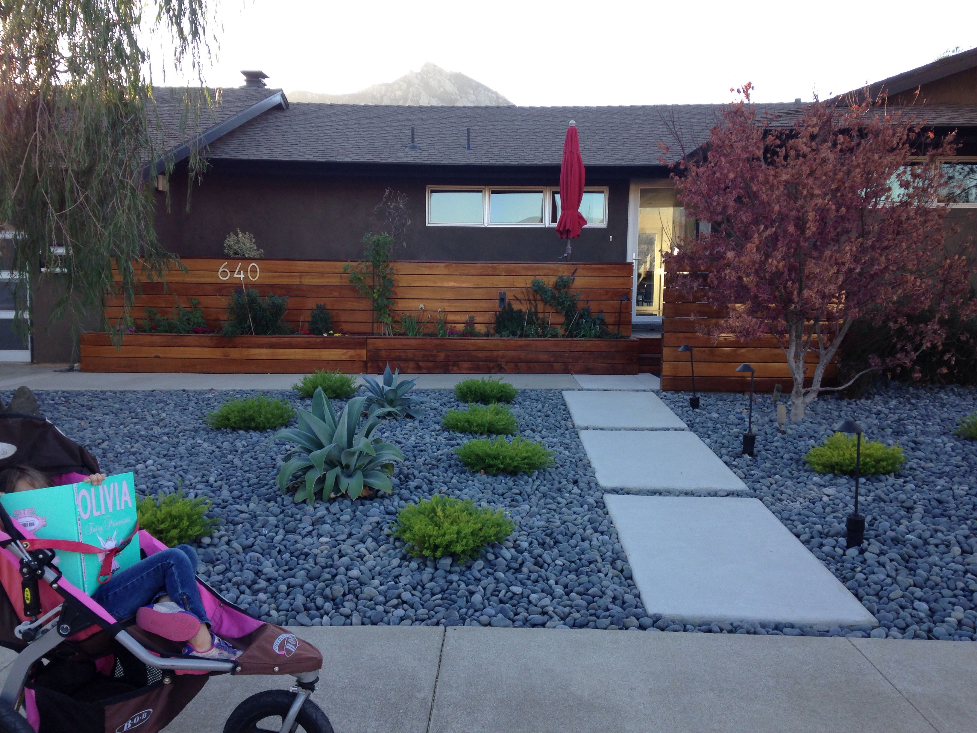 Simple Clean Modern Front Yard Landscaping Ideas