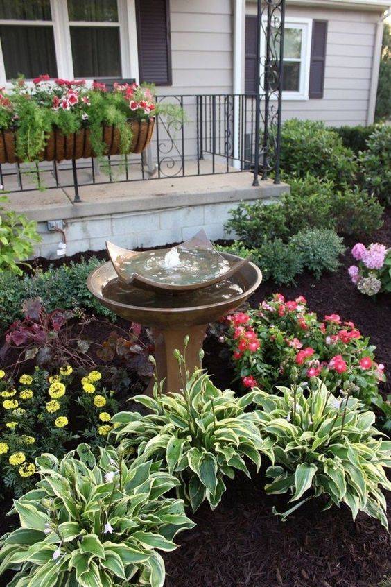 Fresh And Beautiful Front Yard Flowers Garden Landscaping Ideas