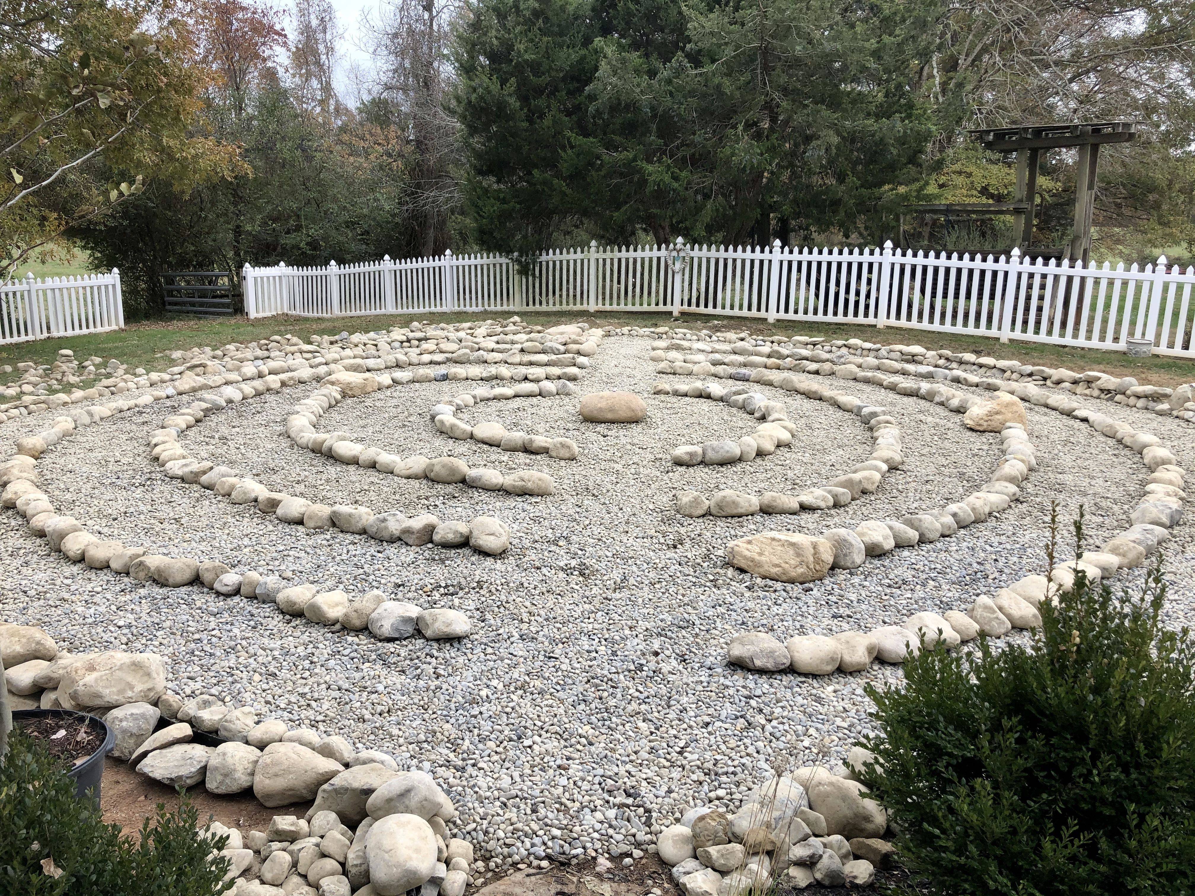 Creative Garden Labyrinth Design Ideas Trendhmdcr Labyrinth