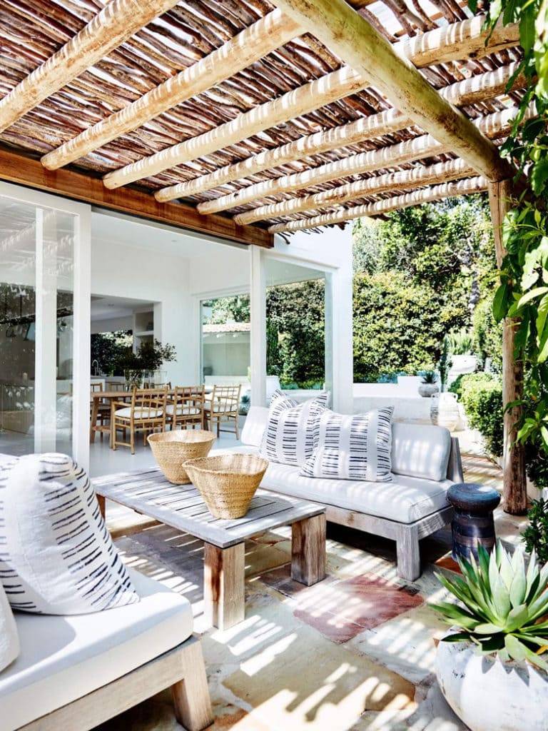 Beautiful Yards With Outdoor Canopy Designs