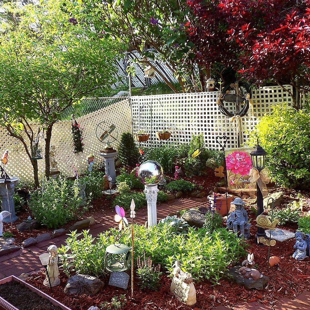 Circular Bluestone And Brick Patio