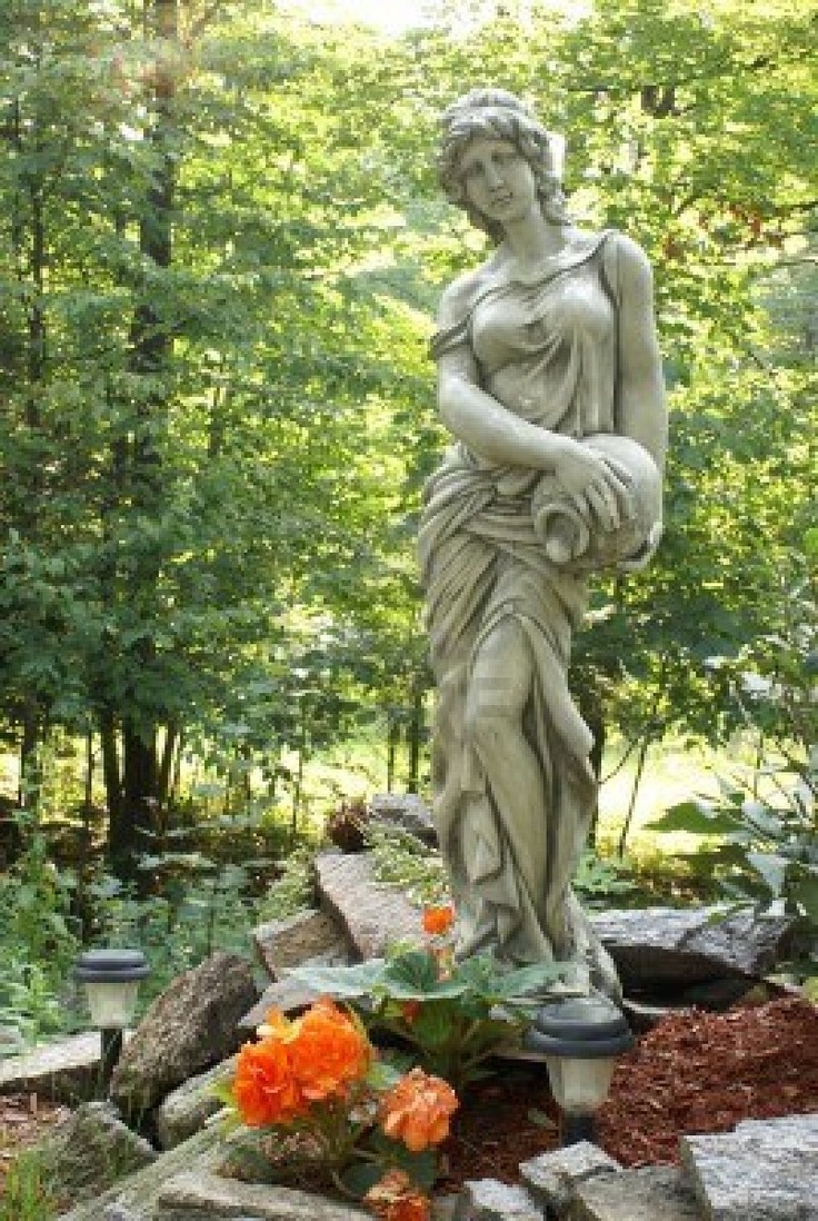 Stunning Garden Statue Ideas