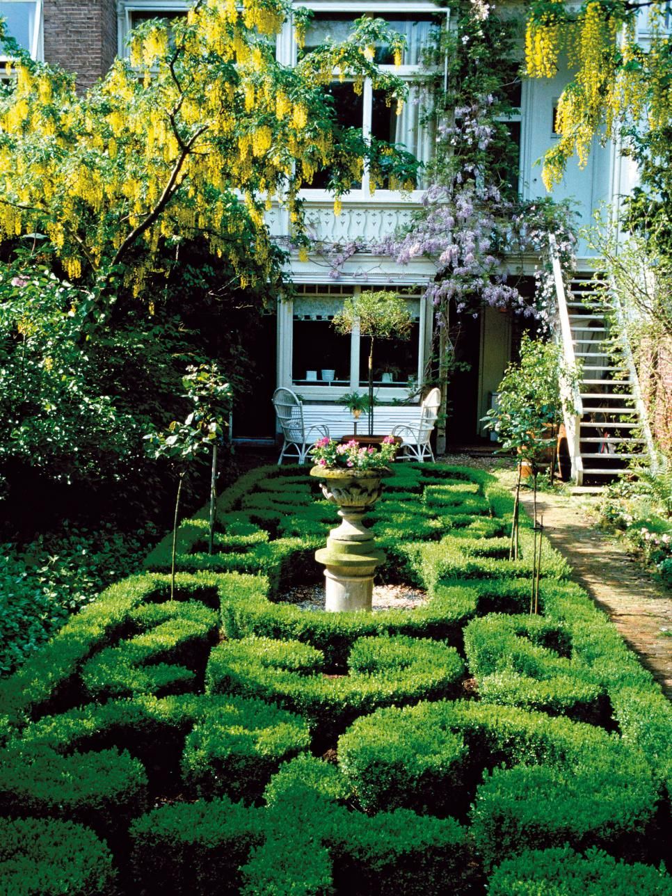 Small Formal Garden Design Ideas