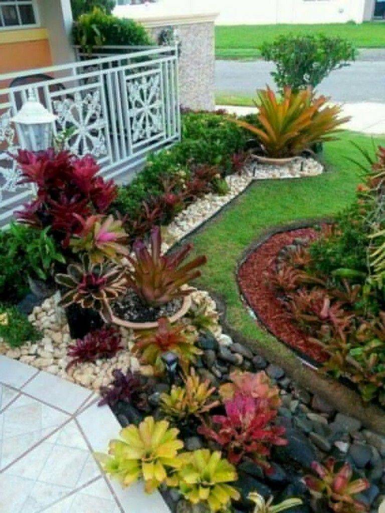 Beautiful Tropical Front Yard Landscape Ideas