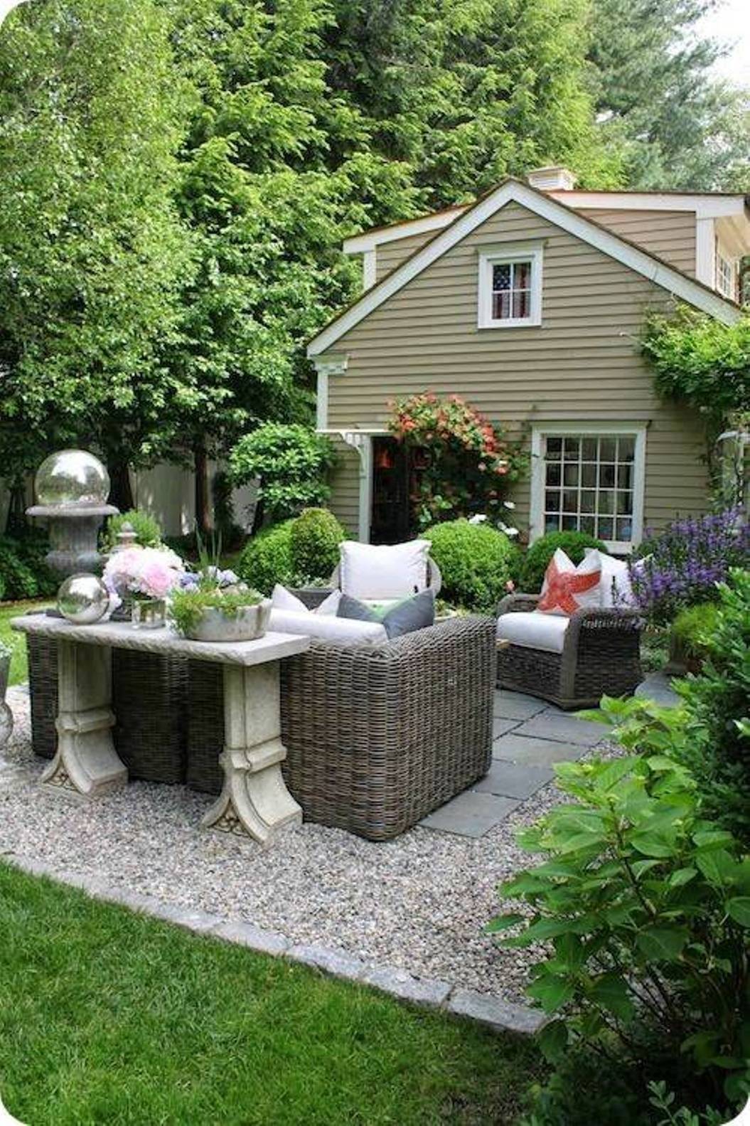 A Budgetfriendly Gravel Path Gravel Landscaping