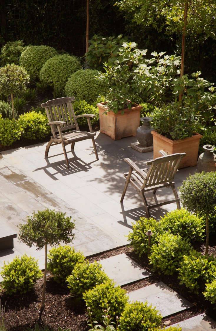 Stone Patio Backyard Pea Gravel