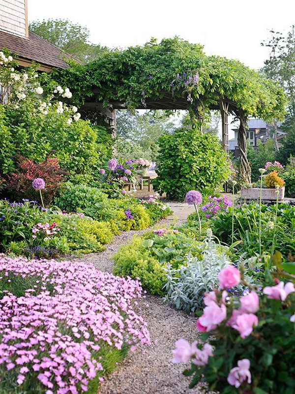 Beautyful And Creative Flower Bed Ideas