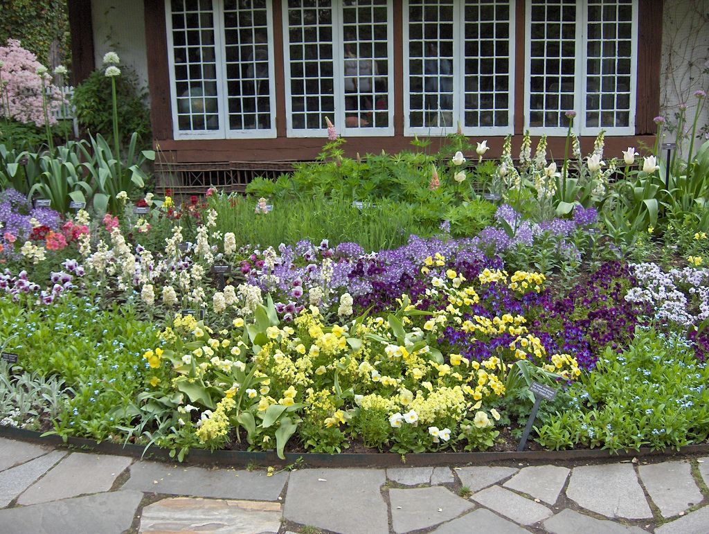Flower Bed Design Garden Flowerlandscapegarden Cottage Garden