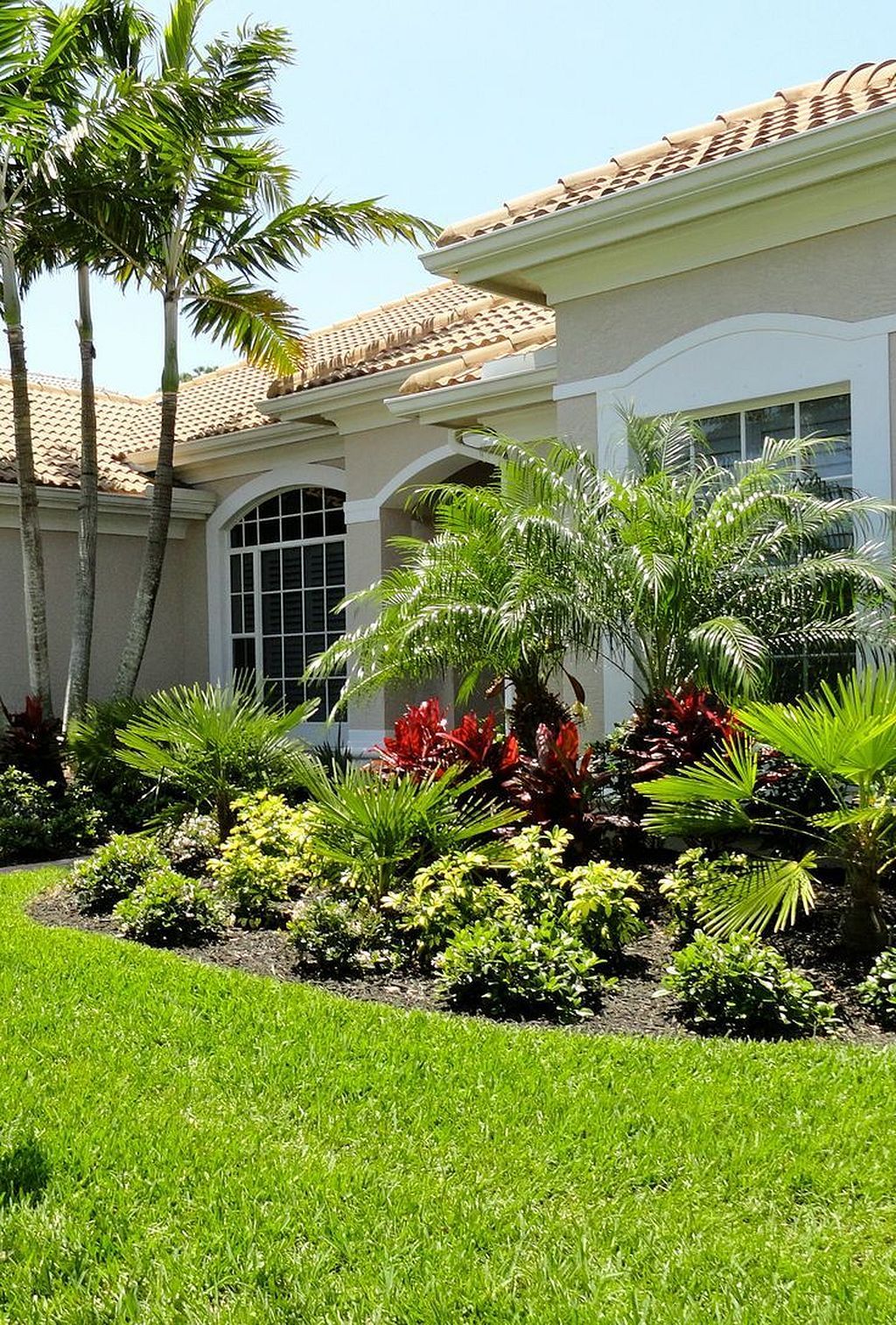 Small Yard Patio Front House Flower Bed