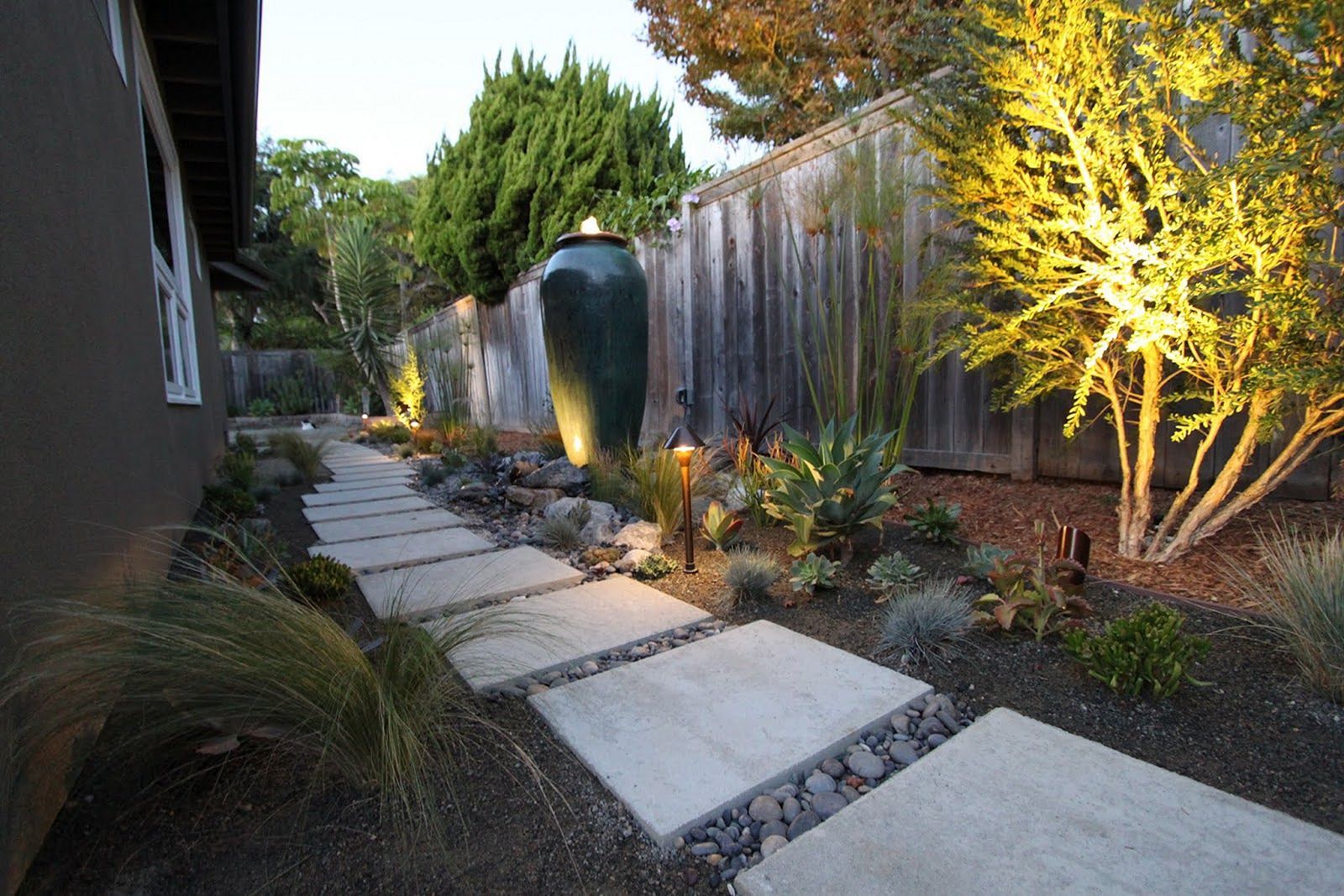 Perfect Mid Century Landscaping Ideas