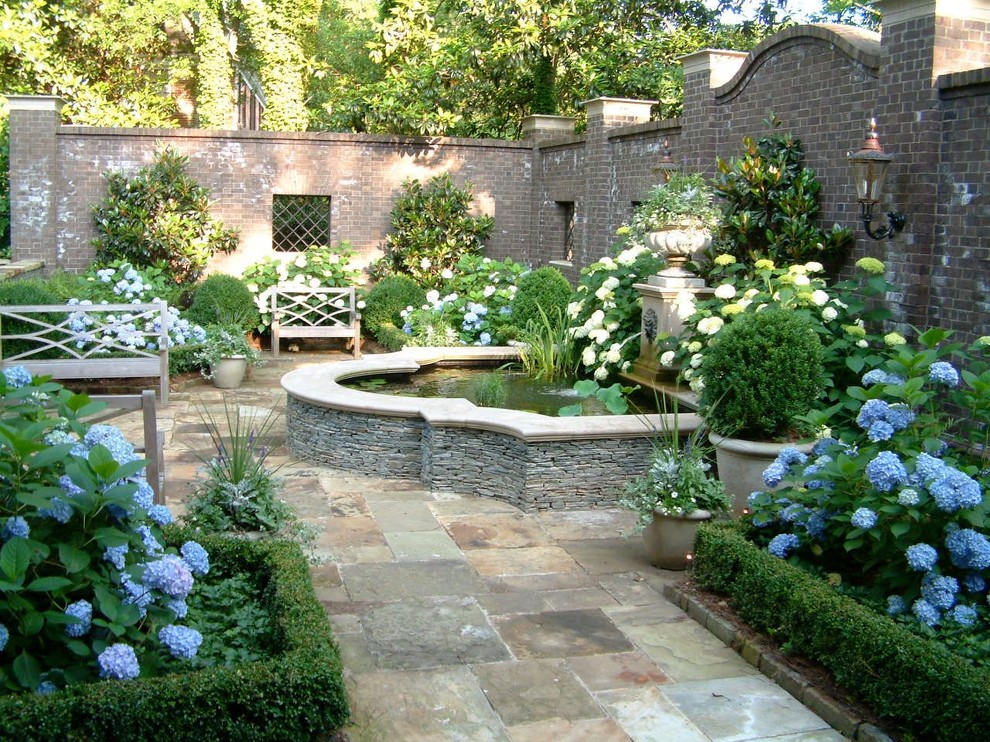Italian Garden Style Courtyard Gardens Design