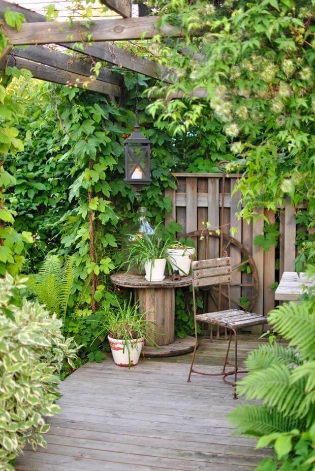 Sumptuous Shady Corner