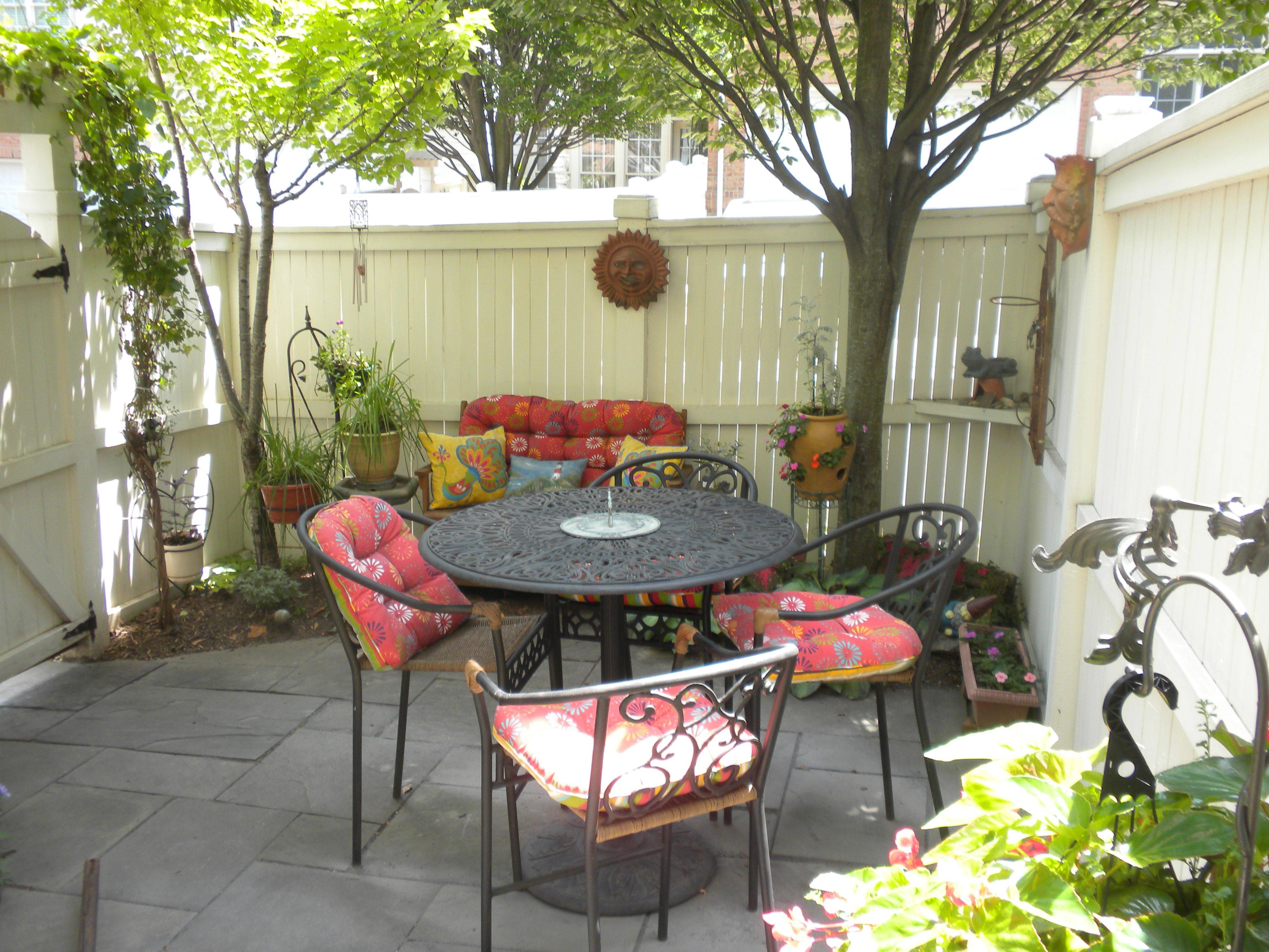 17 Small Townhouse Patio Garden Ideas You Gonna Love SharonSable