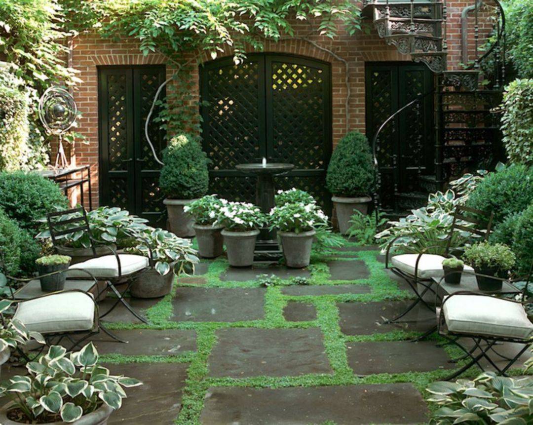 Insanely Beautiful Courtyard Garden Ideas