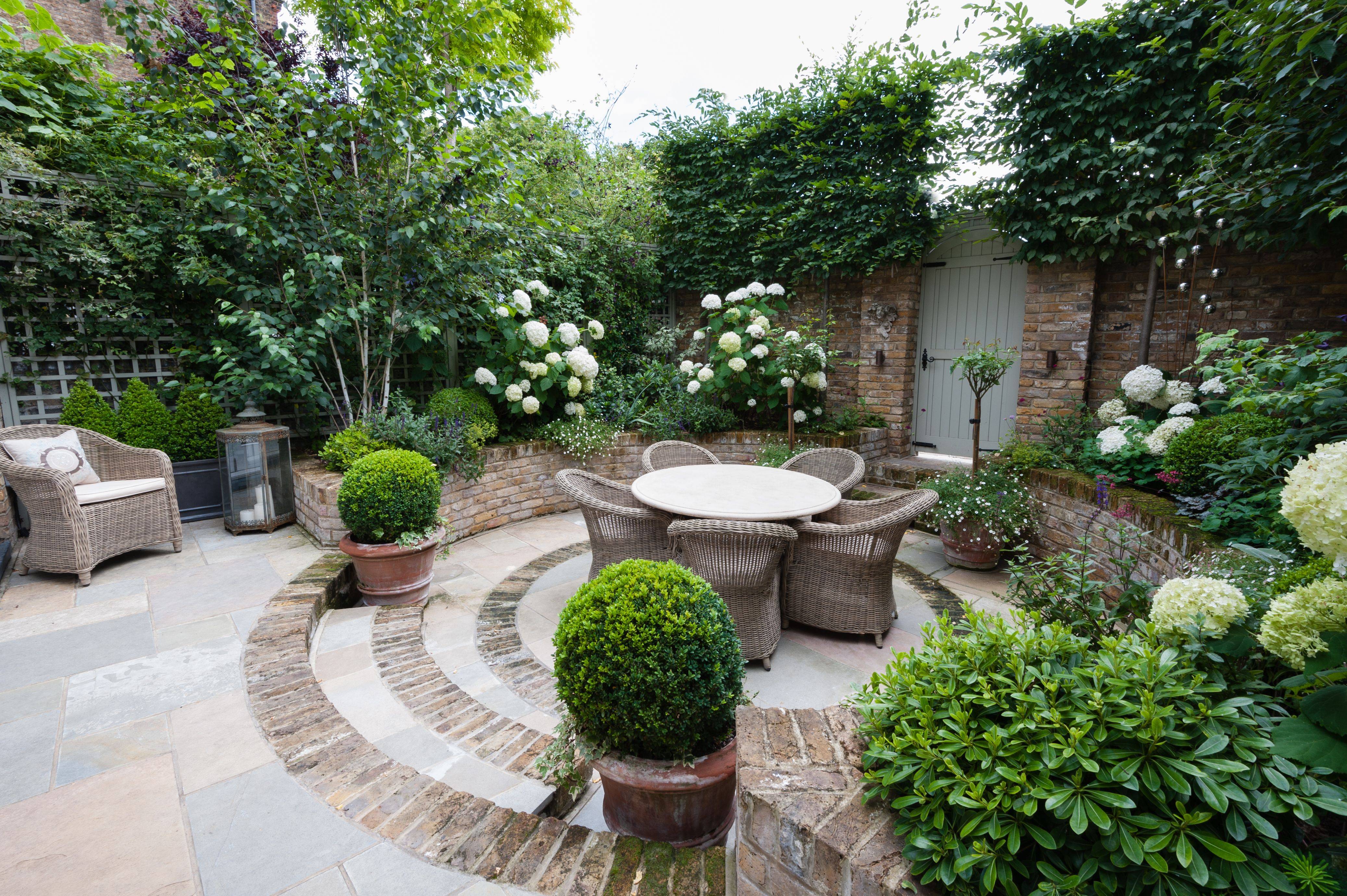 Beautiful Courtyard Garden Design Ideas