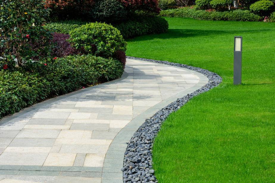 Beautiful Garden Edging Landscape Ideas