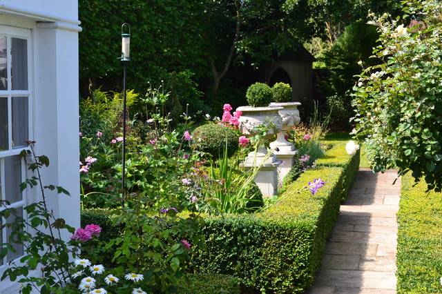 Elegant English Garden Designs