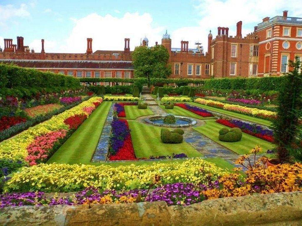 Amazing Formal English Garden Designs