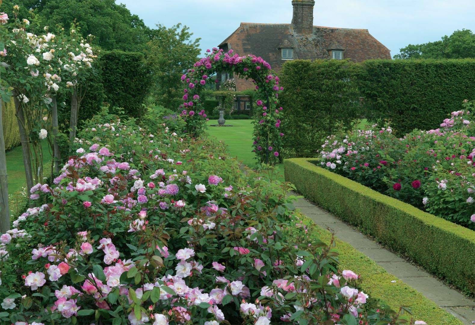 Beautiful Modern English Country Garden Design Ideas Rose Garden