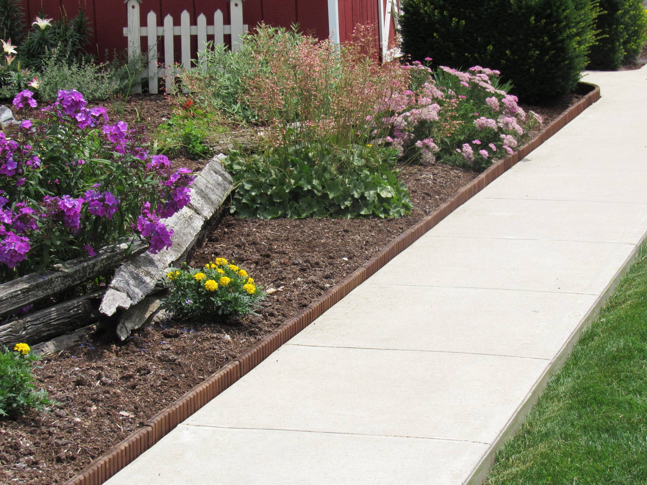 Creative Lawn And Garden Edging Ideas