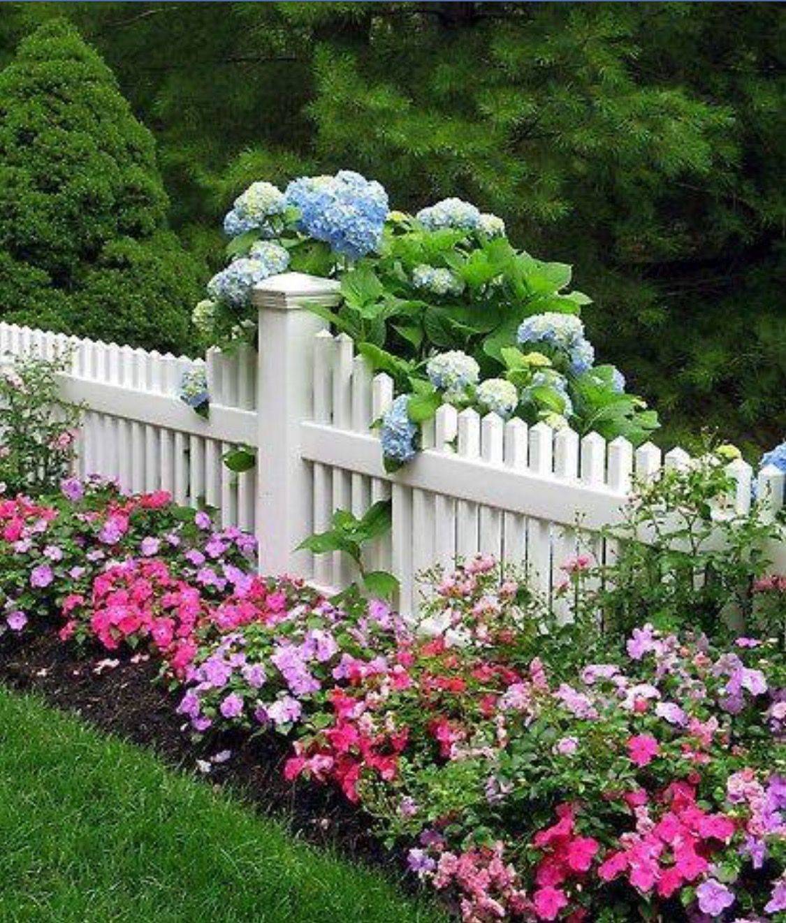 Elegant Landscape Border Fence Home