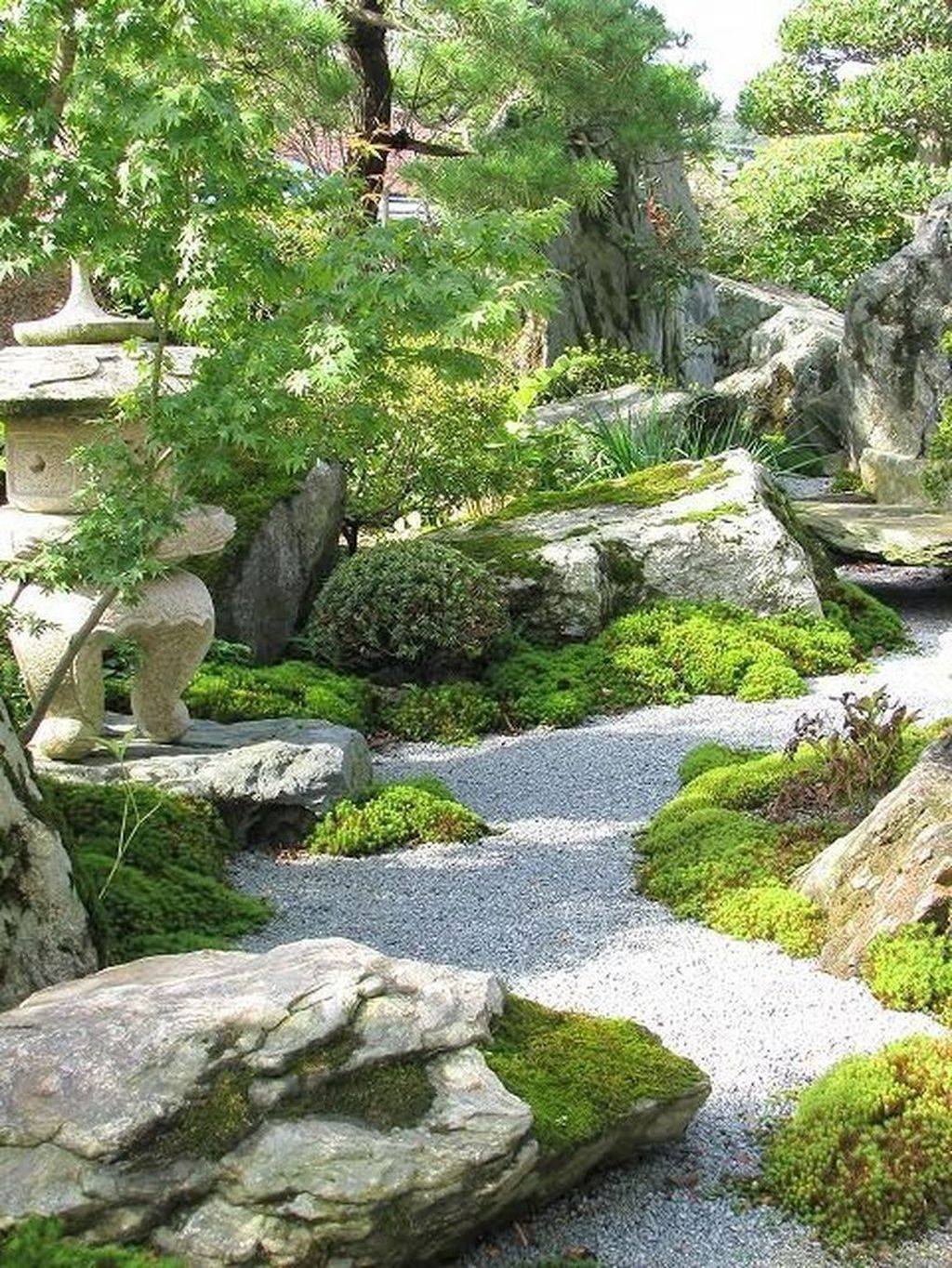 Very Creative And Inspiring Garden Stone Pathway Ideas