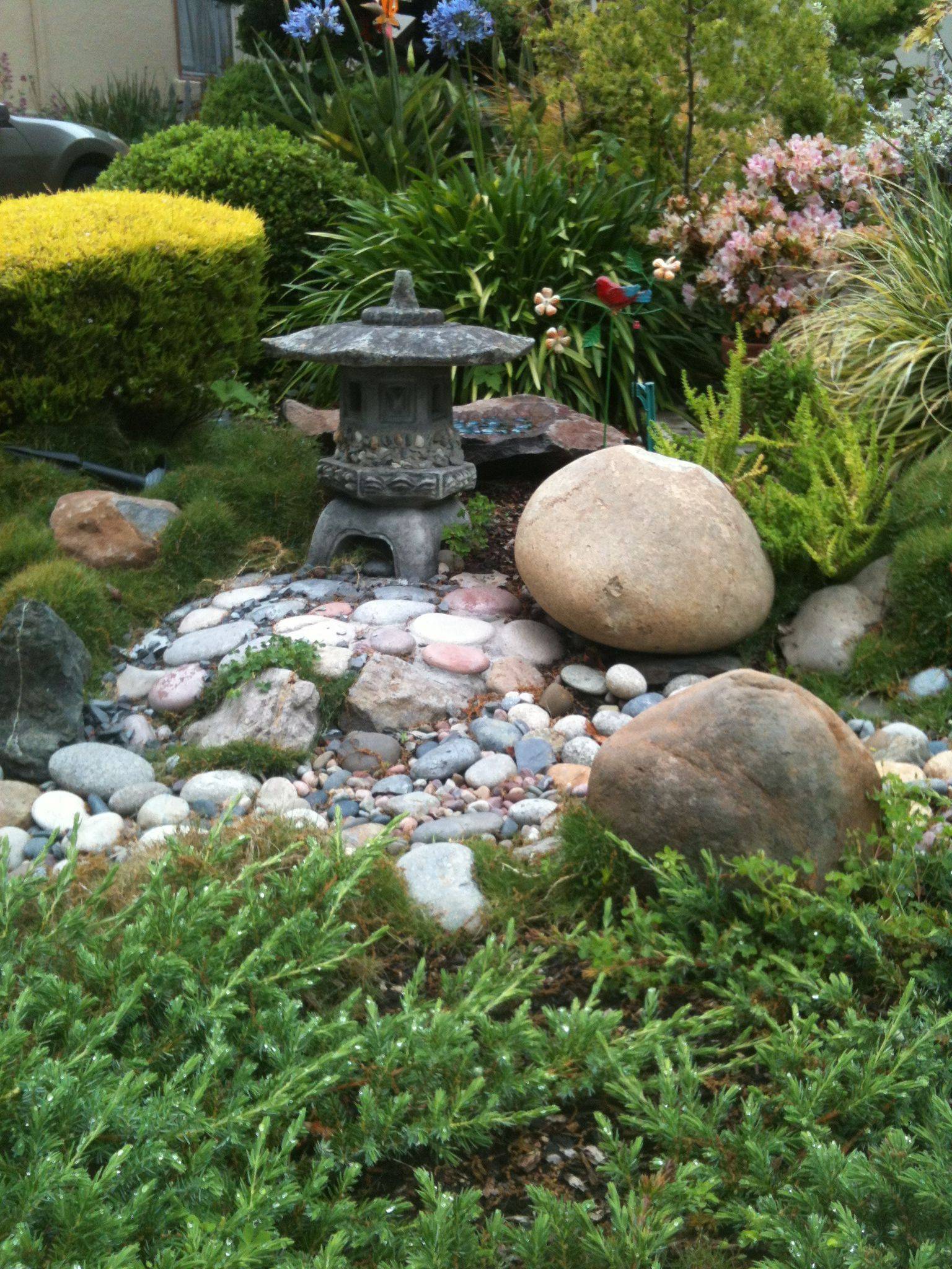 Beautiful Front Yard Rock Garden Landscaping Ideas