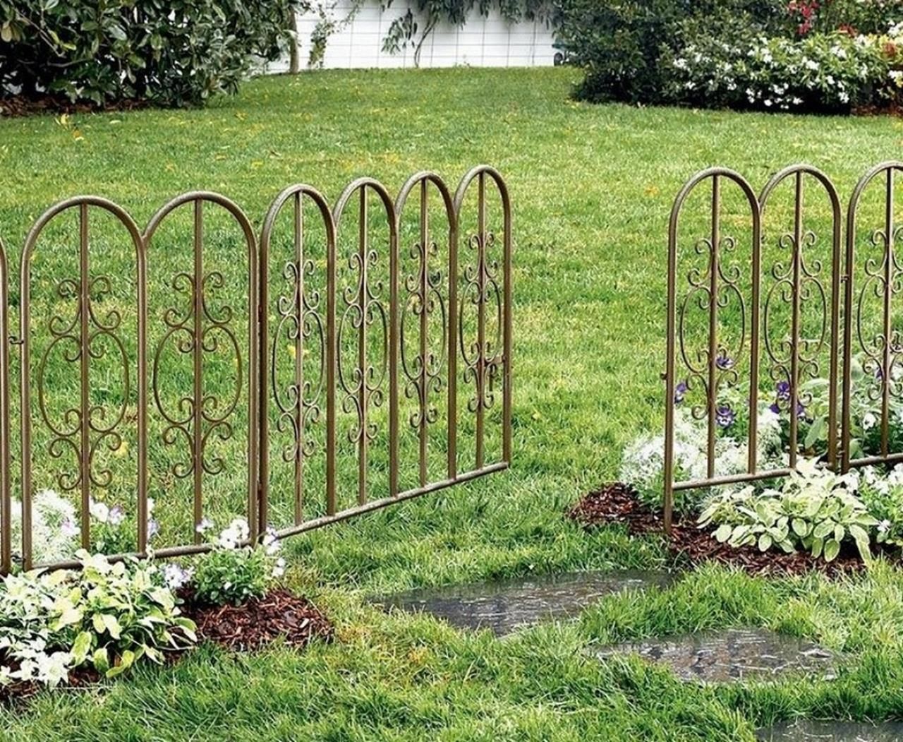 Garden Fence Decor Ideas